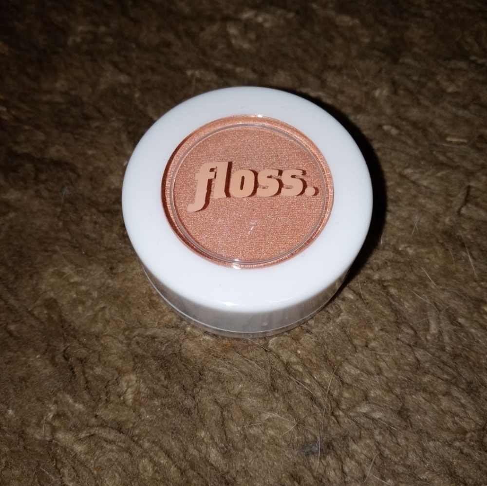 floss Eye Shadow